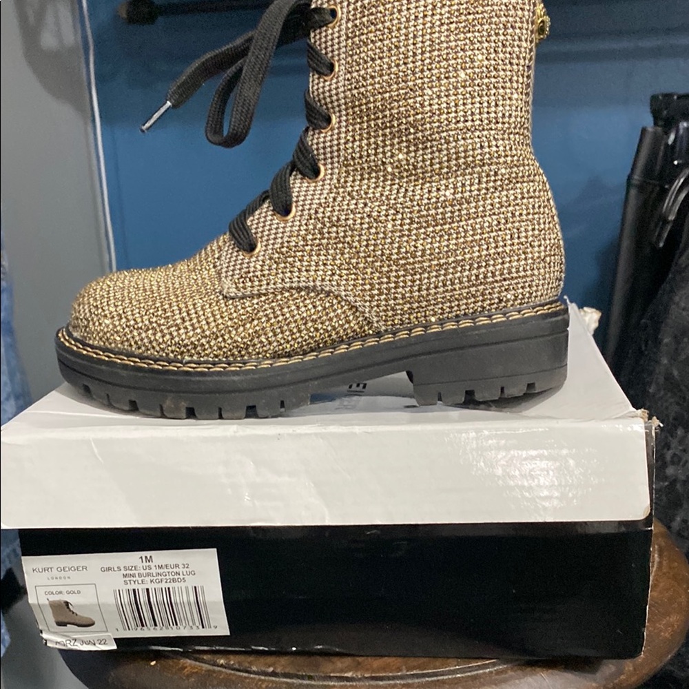 Girls lace up metallic boot